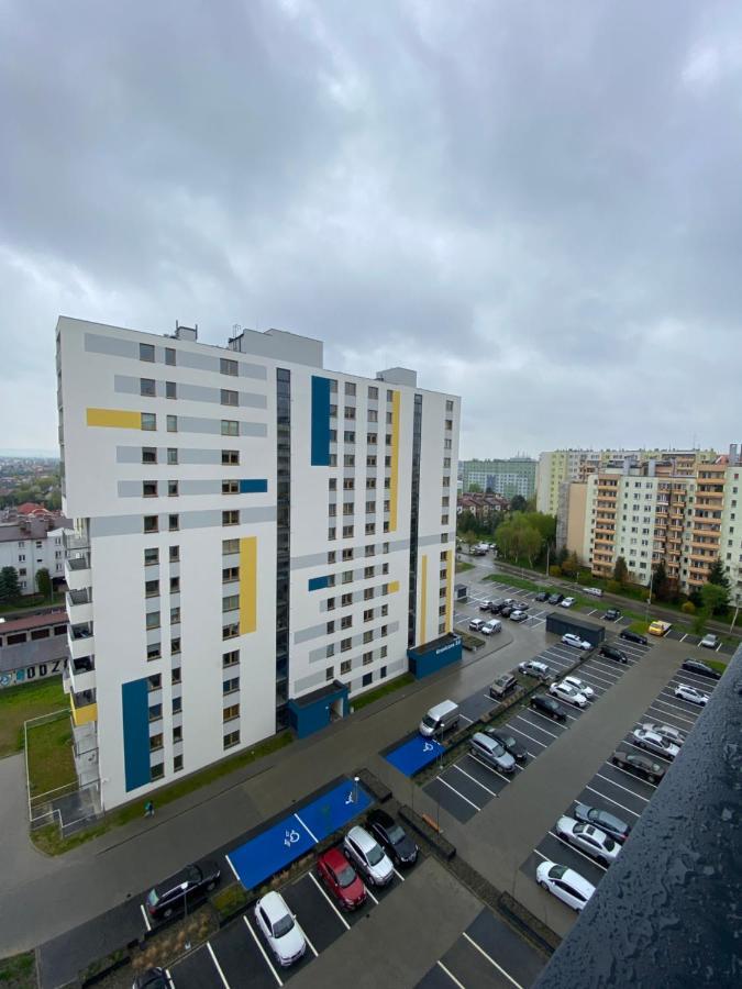 Apartamenty Magia Z Bezplatnym Parkingiem I Klimatyzacja Rzeszow Luaran gambar